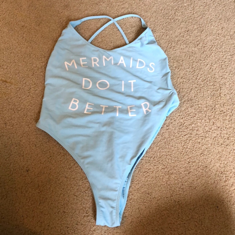 One piece swim